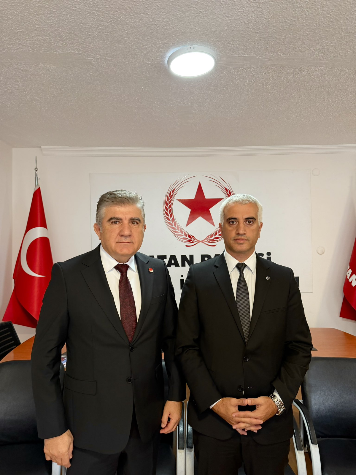 CHP Ankara İl Başkanı Yıldırım, Vatan Partisi Ankara İl Başkanı Reyhan\'a konuk oldu