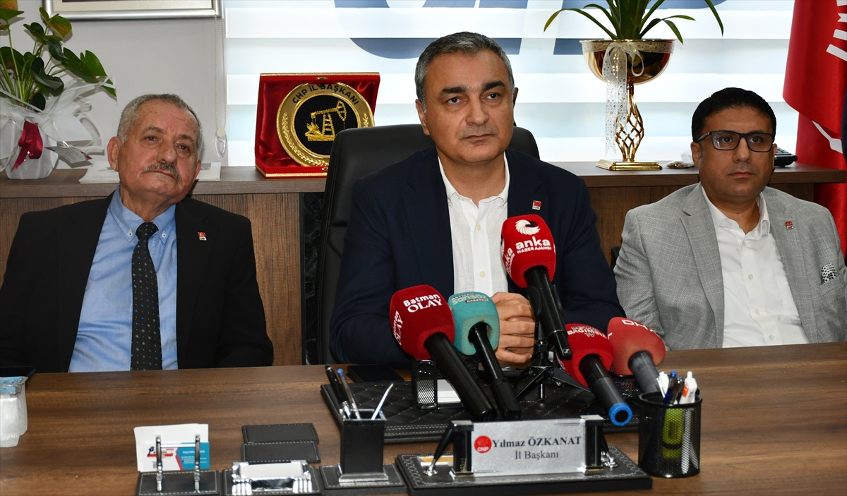 CHP\'li Sarı Batman\'da Terörsüz Türkiye sürecini başlangıç olarak gördüklerini söyledi