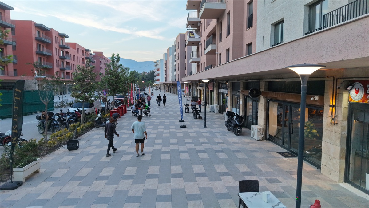 Antakya Atatürk Caddesi, 612 iş yerinin teslimiyle yeniden hayat buldu