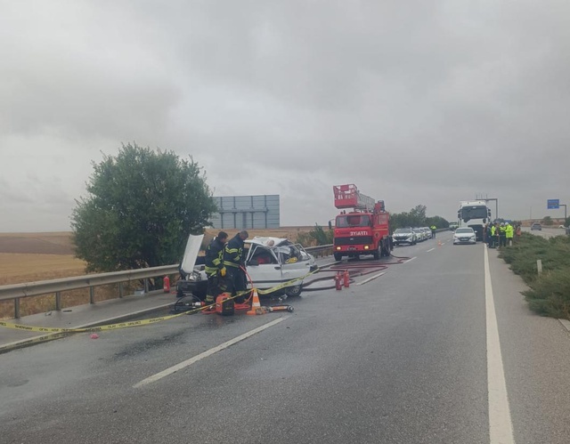 Eskişehir'de feci kaza: TIR'ın çarptığı otomobilde 2 kişi hayatını kaybetti