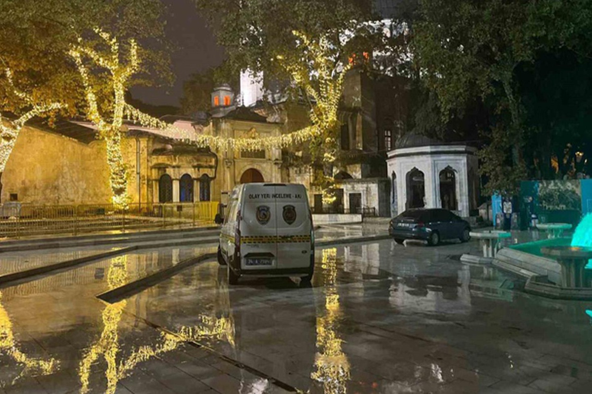 Eyüpsultan Camii\'nde silah sesleri! 2 kişi gözaltında