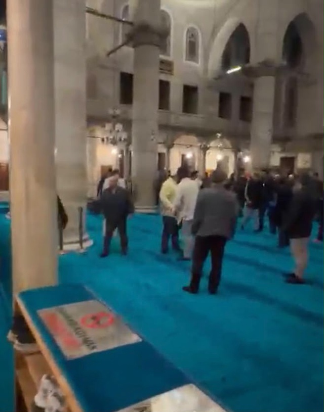 Eyüpsultan Camii'nde silah sesleri! 2 kişi gözaltında