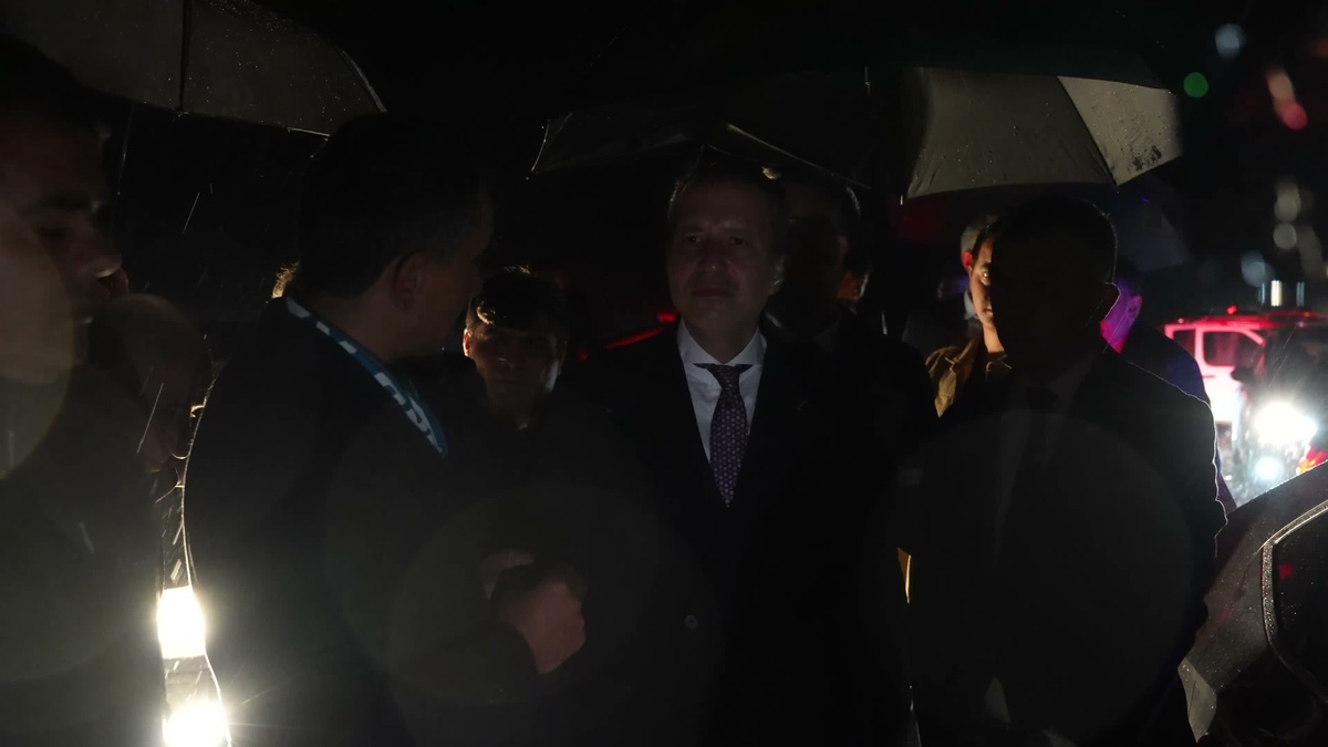 Fatih Erbakan, Eber Gölü için Afyonkarahisar Çay\'da gönüllülerle buluştu