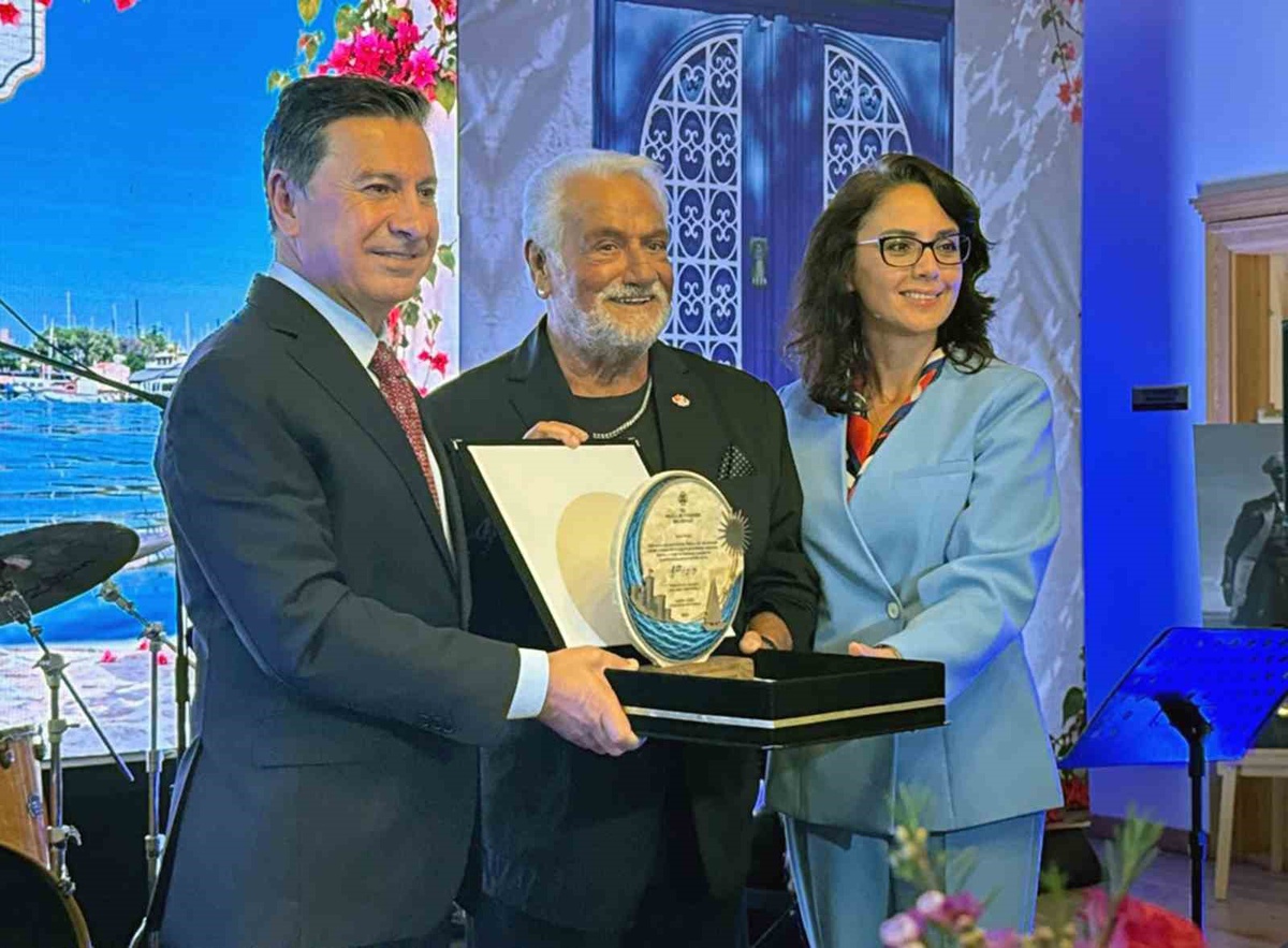 Fedon Kalyoncu\'ya Muğla ve Bodrum Belediyesinden fahri turizm elçiliği beratı verildi