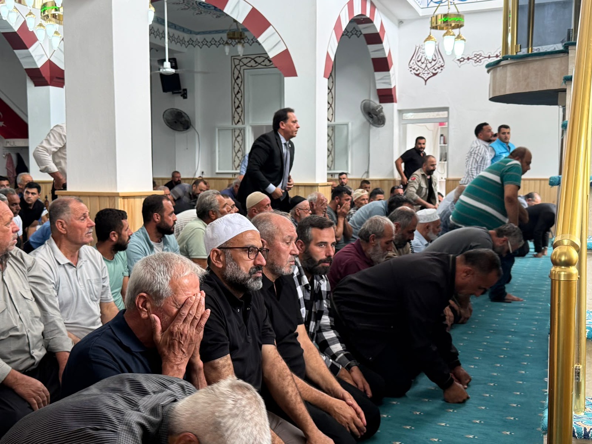 Mustafa ve Mahmut Demir kardeşler için Hatay Reyhanlı\'da gıyabi cenaze namazı kılındı