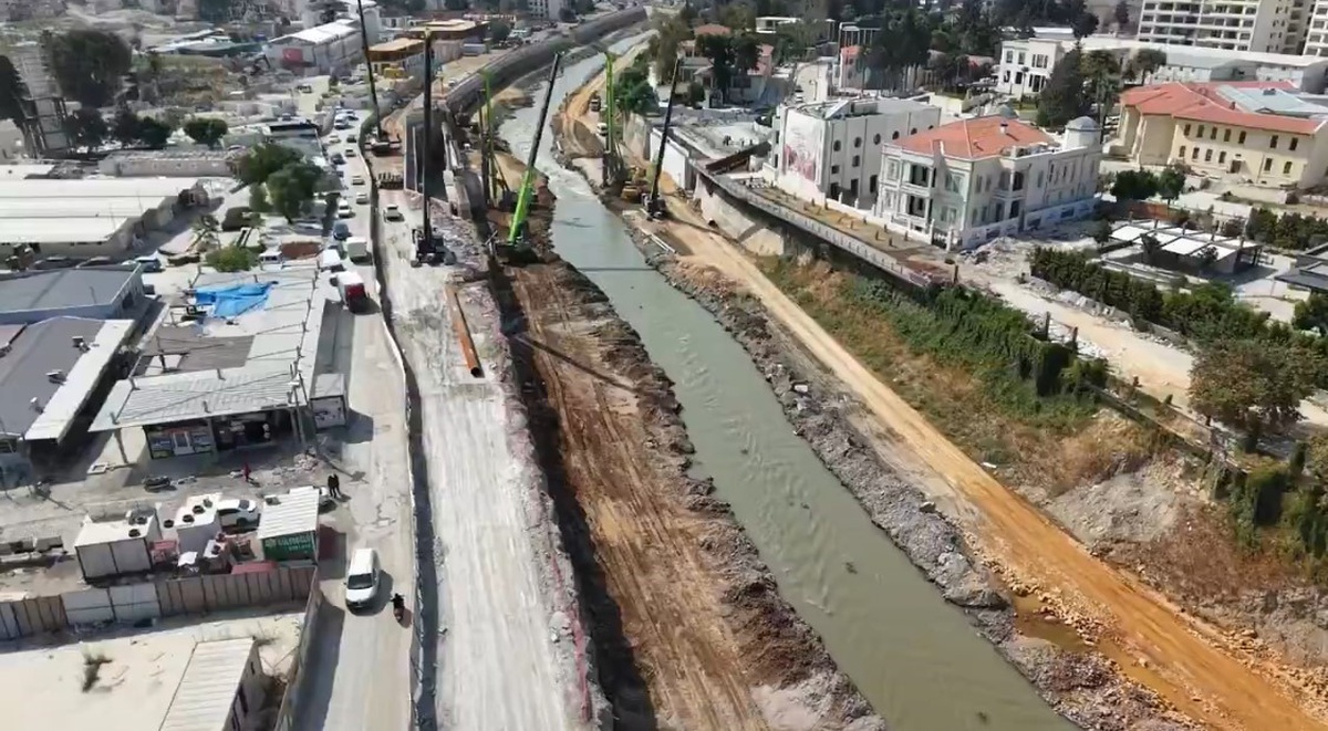 Hatay Valisi Masatlı, Asi Nehri ıslahındaki Ata Köprüsü çalışmalarını inceledi