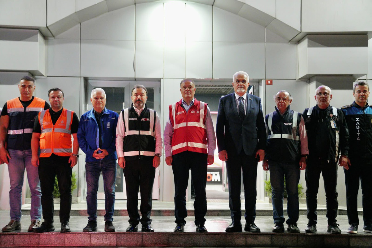 İBB, sağanak ve fırtına için 6 bin 731 personel ve 2 bin 183 araçla teyakkuzda oldu
