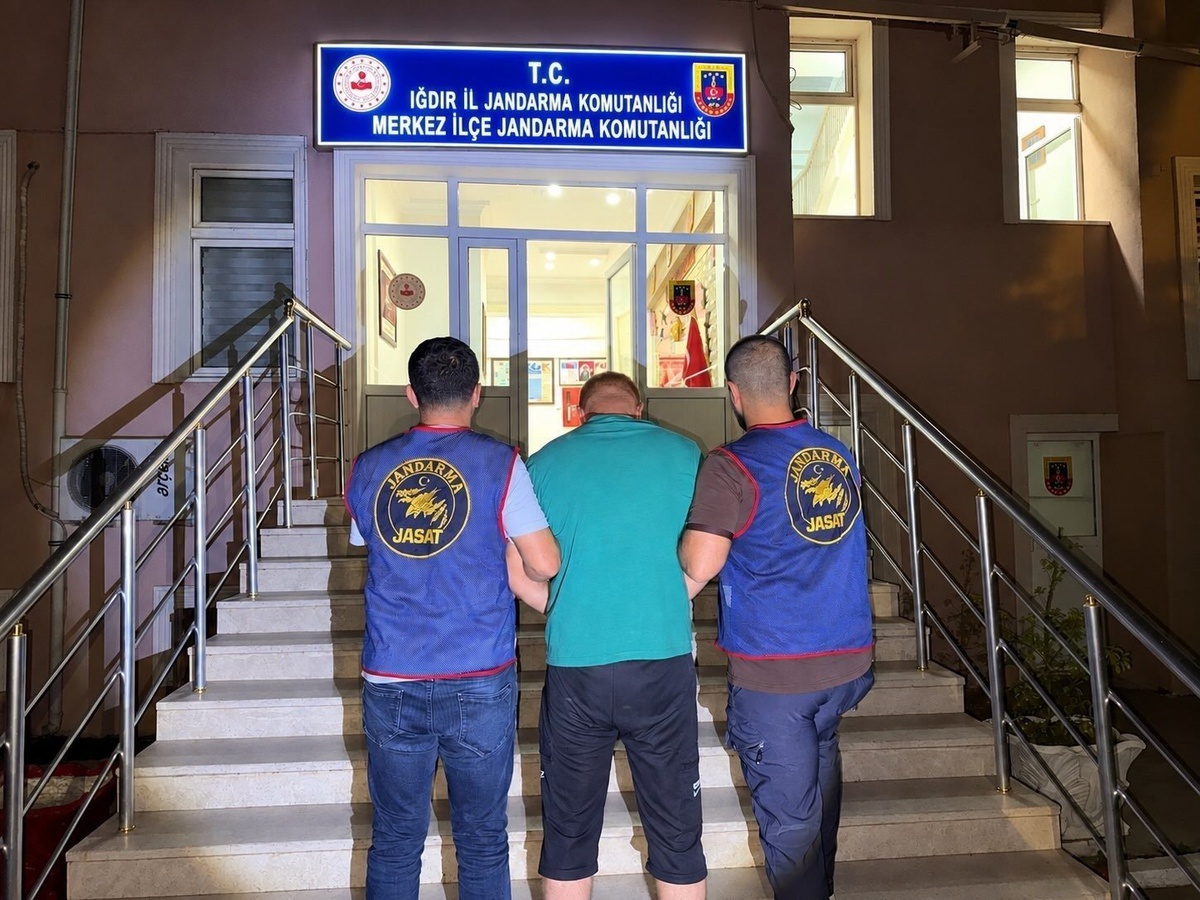 Iğdır\'da nitelikli hırsızlıktan aranan şahıs, 11 yıl 3 gün cezayla yakalandı