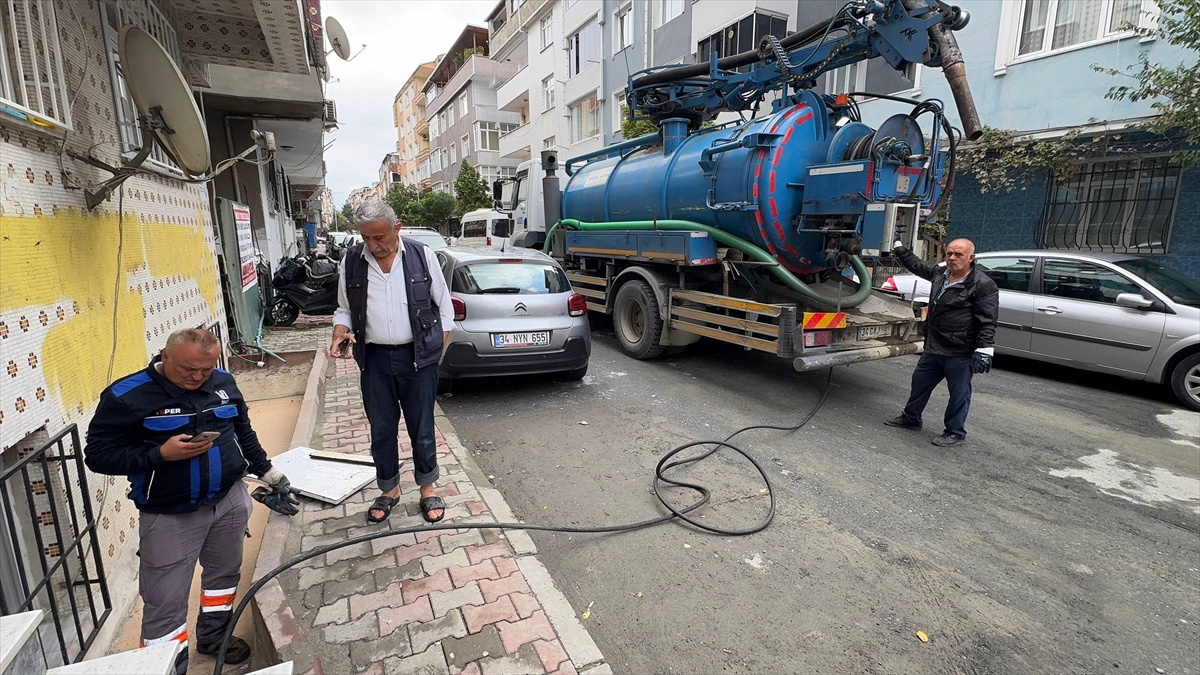 İstanbul\'da sağanak hayatı olumsuz etkiledi