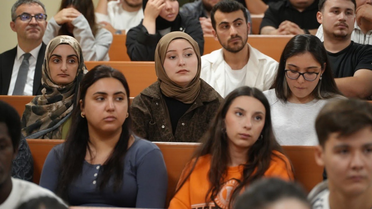 Karabük Üniversitesi Rektörü Kırışık, Terörsüz Türkiye\'de enerjiyi bilime aktarmak istedi
