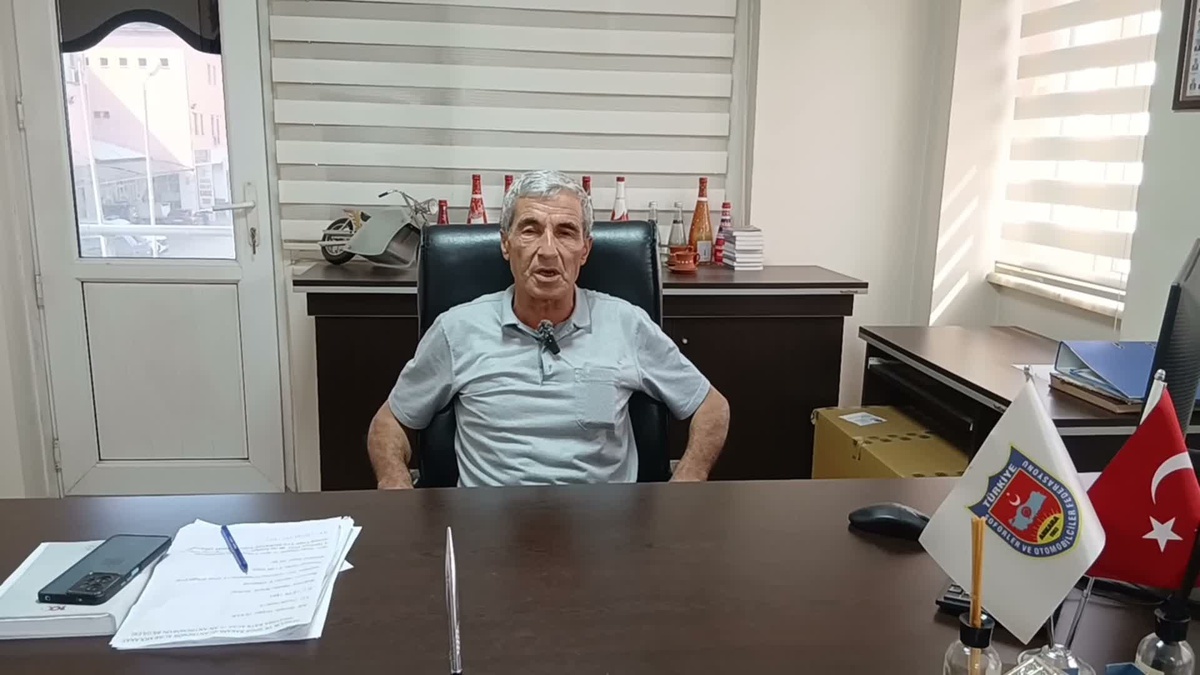 Karacasu\'da minibüsçü esnafı belediye otobüsleri yüzünden işi bırakma noktasına geldi