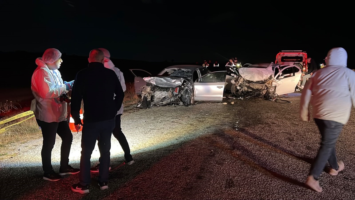 Karaman\'da düğün konvoyu kazasında sürücünün eşi hastanede öldü, can kaybı 3 oldu