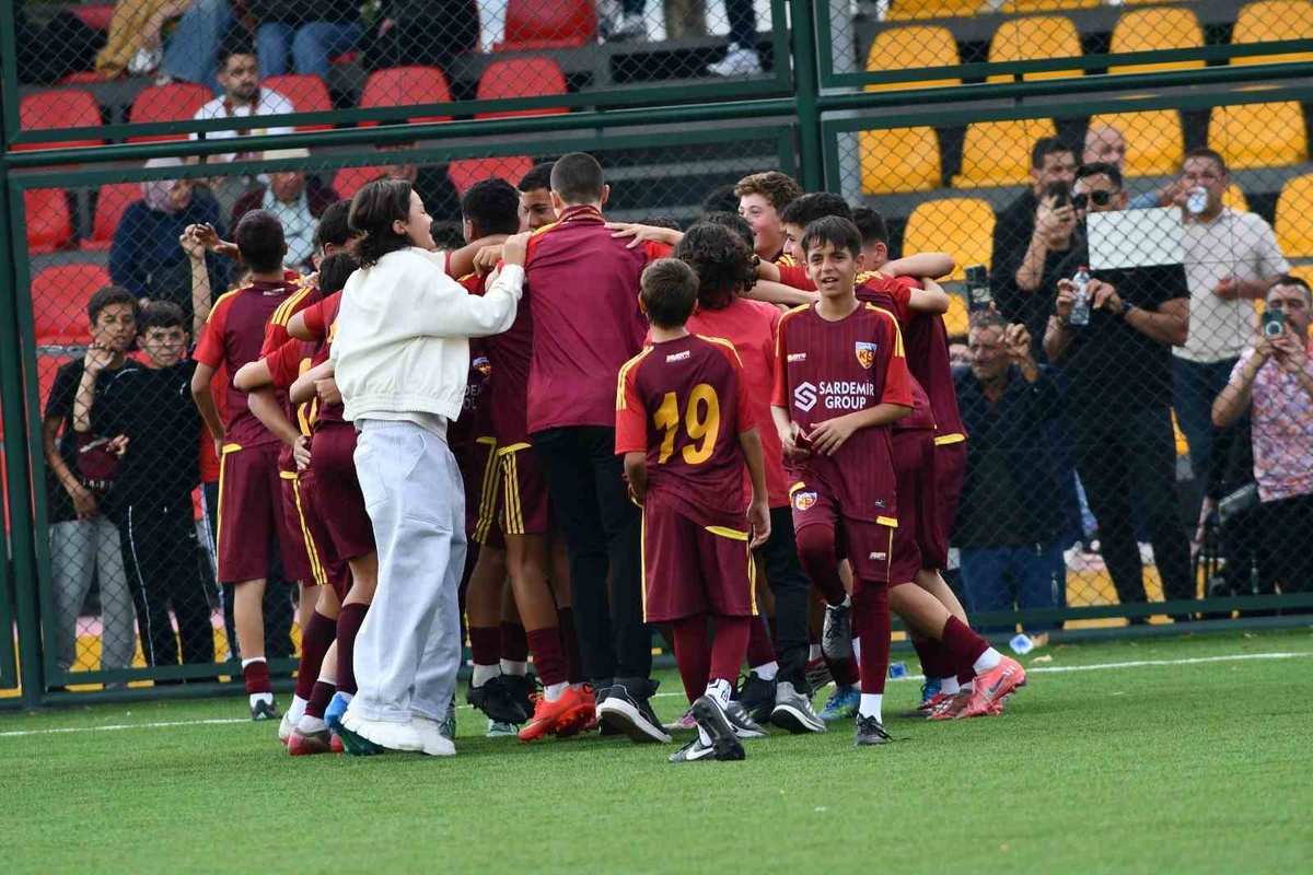 Kayserispor U14, evinde Mersin Terspor\'u 3-1 yenerek 2. haftada galibiyete ulaştı