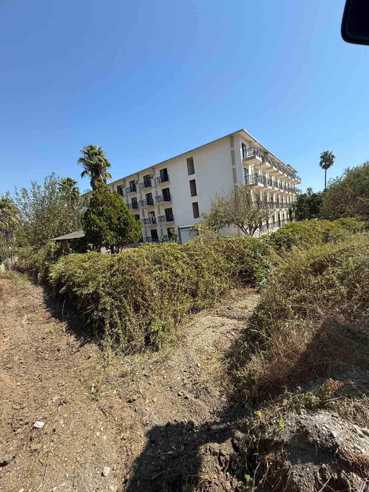 Kemer Belediyesi kış öncesi taşkın riski olan dere yataklarında genişletme yapıyor