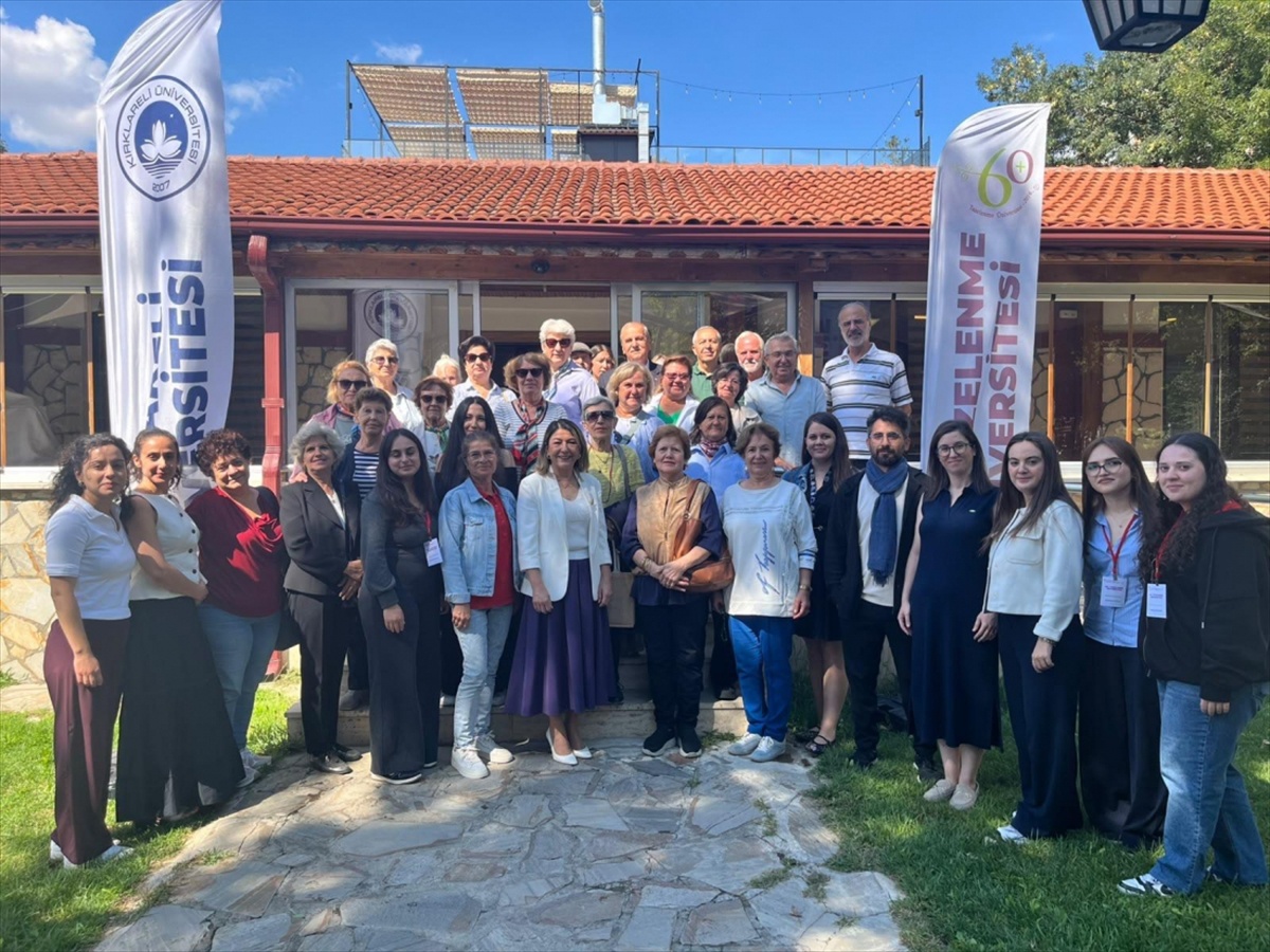 KLÜ\'de kurulan 60+ Tazelenme Üniversitesi\'nde akademik yıl törenle açıldı