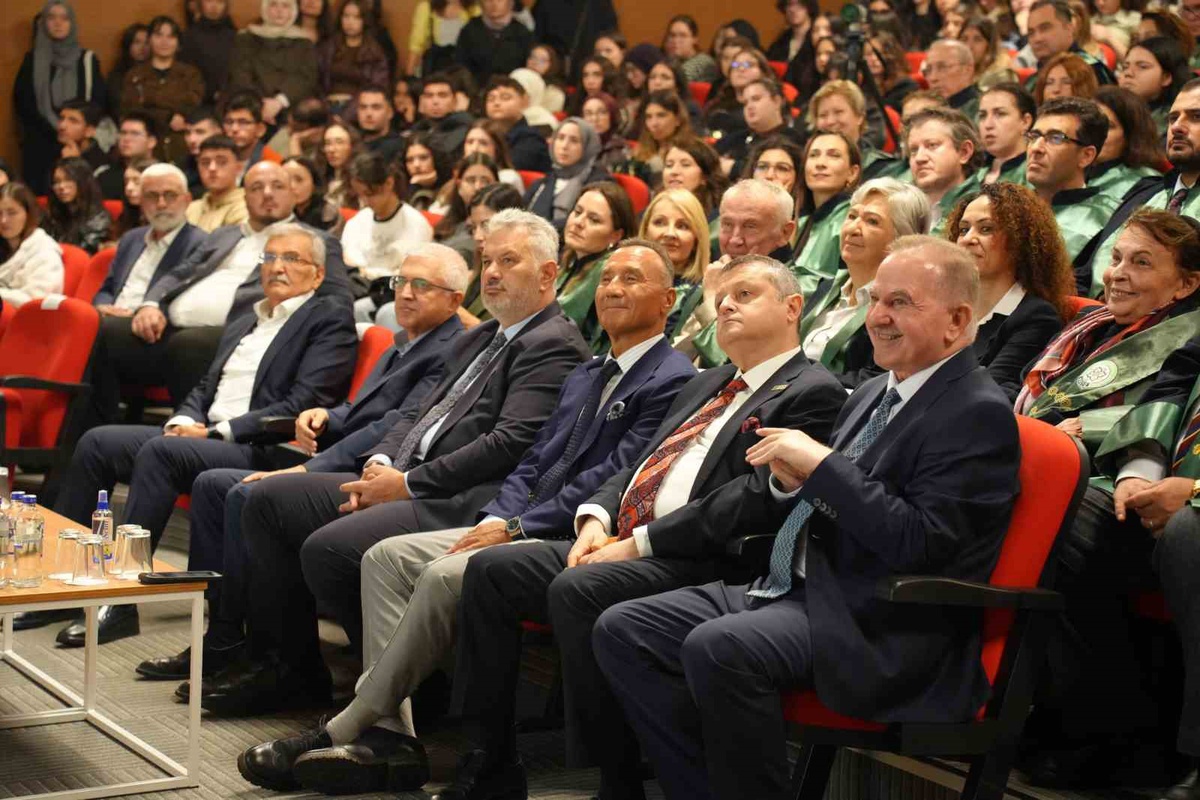 Kocaeli Sağlık ve Teknoloji Üniversitesi\'nde bilgi aktarımı 25-30 dakikaya indirildi