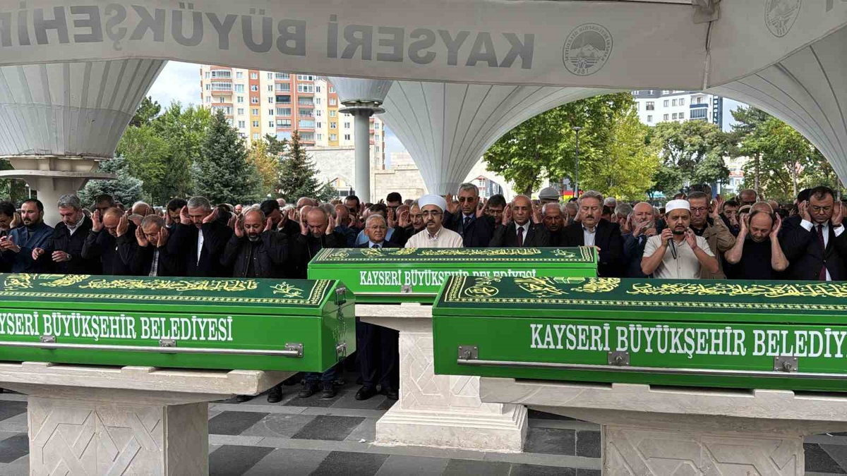 Kocasinan\'ın kurucu Belediye Başkanı Ali İhsan Alçı, Kayseri\'de toprağa verildi