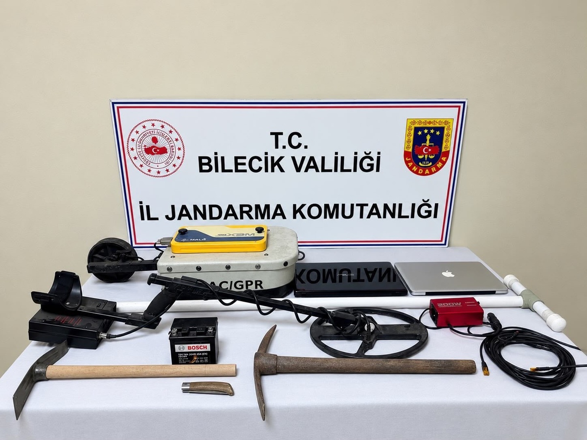 Bilecik Gölpazarı\'nda define arayan 4 kişi ortak operasyonla suçüstü yakalandı