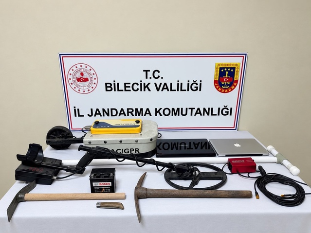 Bilecik Gölpazarı'nda define arayan 4 kişi ortak operasyonla suçüstü yakalandı
