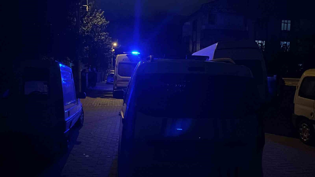 Konya\'da 22 yaşındaki genç, arkadaşının kontrol ettiği otomobilde ölü bulundu