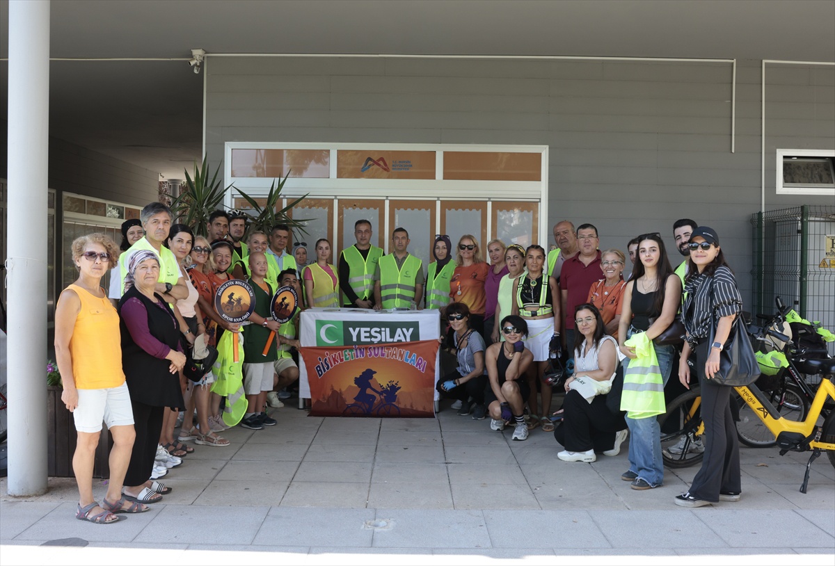 Mersin\'de Yeşilay ve Bisikletin Sultanları bağımlılıkla mücadele için tur yaptı