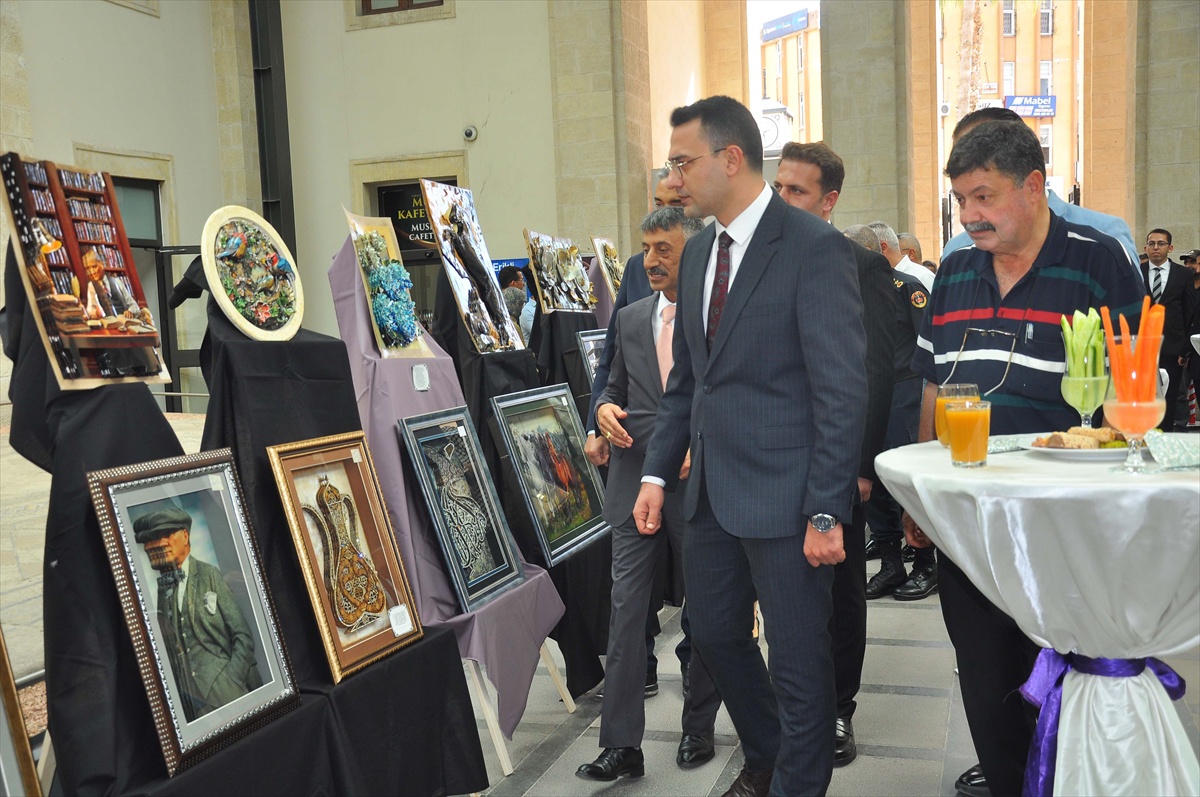 Tarsus Müzesi\'nde tutuklu ve hükümlülerin 198 eserlik sergisi ziyarete açıldı