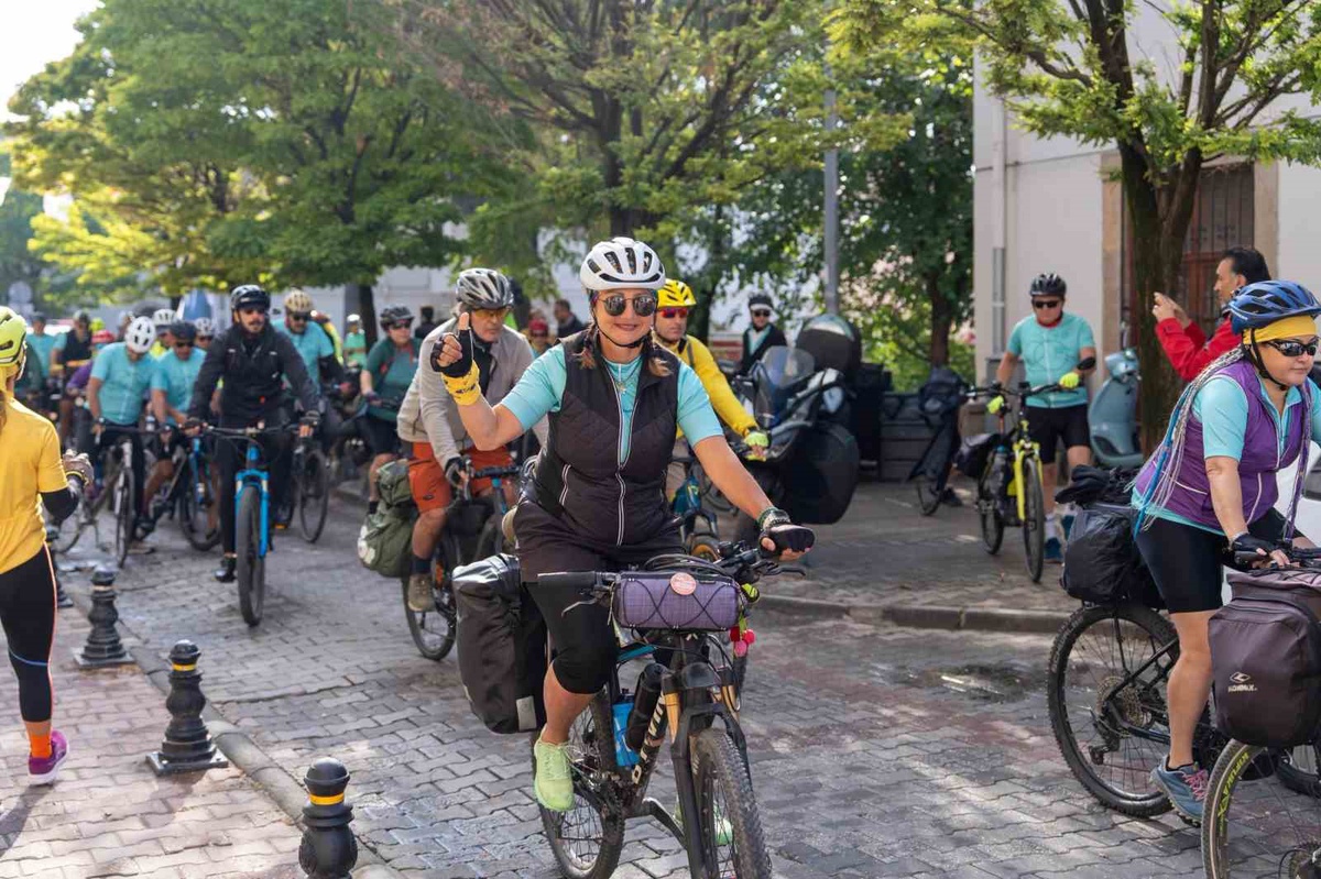 Muğla'da 20. Gökova Bisiklet Turu başladı, bisikletçiler 5 gün pedal çevirecek