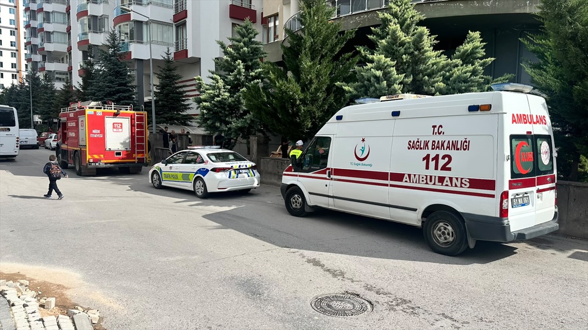 Niğde\'de bir restoranın mutfağında çıkan yangın itfaiye ekiplerince söndürüldü