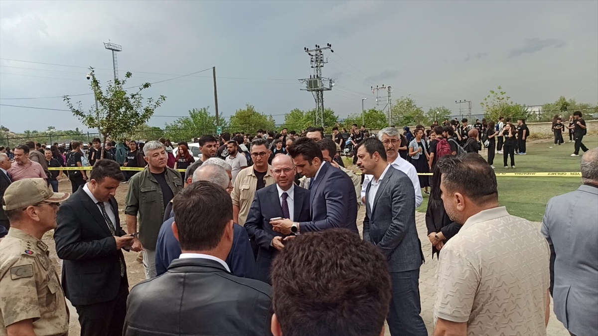 Osmaniye\'de okul bahçesinde yeğeni tarafından vurulan öğretmen hayatını kaybetti