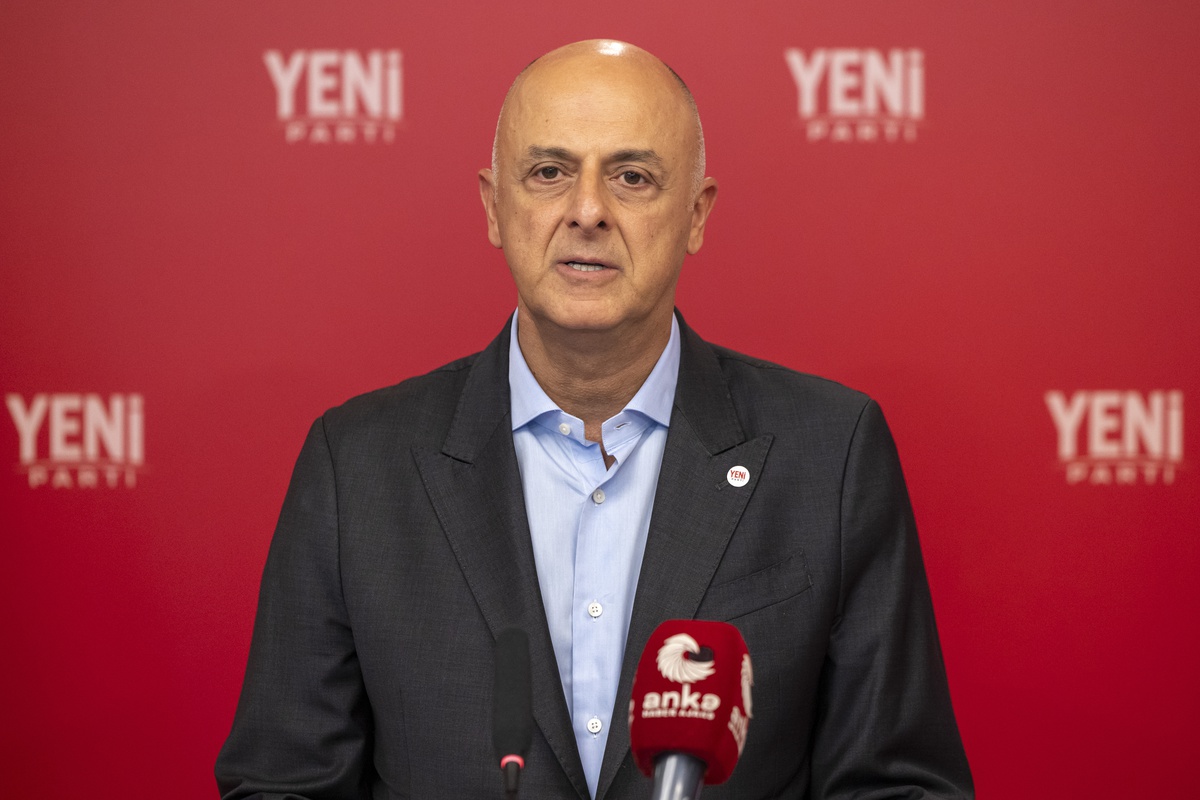 Özlale, SPK\'nın fon tasfiye yönteminin yatırımcı mağduriyetini çözmeyeceğini söyledi