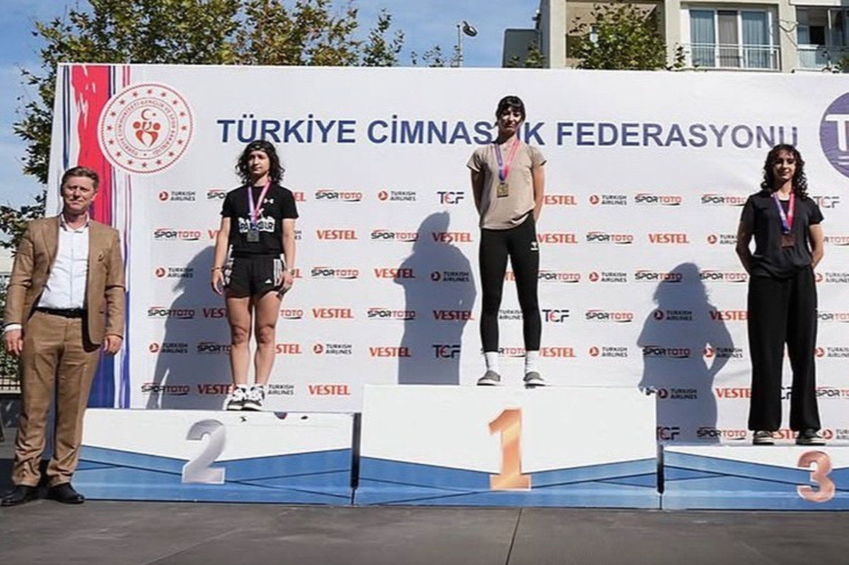 Mersinli Esilay Odabaşı, Türkiye Şampiyonası\'nda altın ve bronz madalya kazandı