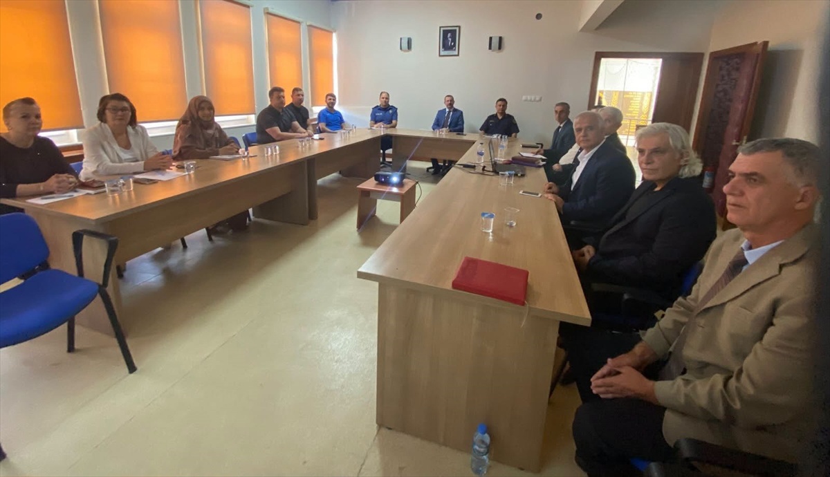 Pınarhisar\'da okul güvenliği toplantısında emniyet ve trafik tedbirleri görüşüldü