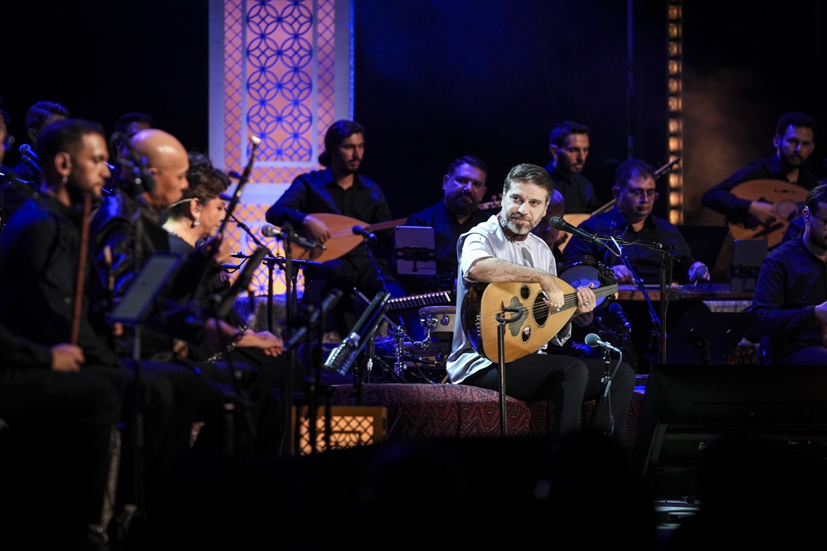 Sami Yusuf İstanbul\'da \'We Love Life\'ı Filistin soykırımı kurbanlarına ithaf etti