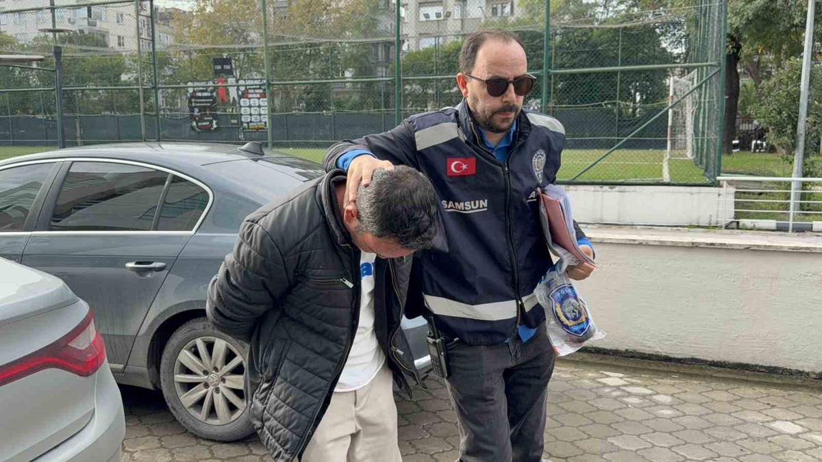 Samsun Atakum\'da bıçakla 3 bin 600 lira gasbeden şüpheli adliyeye sevk edildi