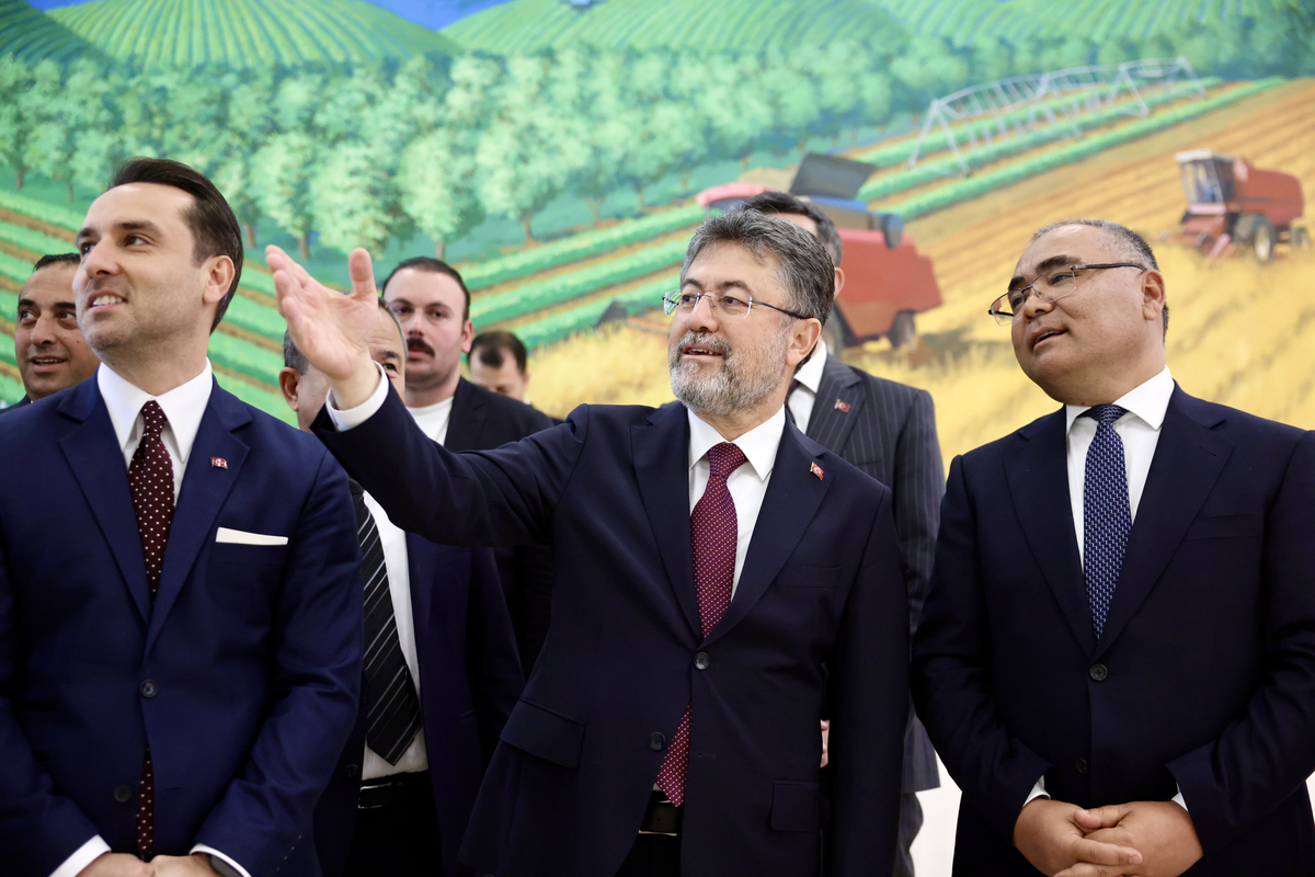 Tarım Bakanı Yumaklı, Özbekistan\'da üniversite ziyaretinde iş birliği mesajı verdi