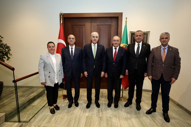 Kurtulmuş, Lizbon Büyükelçiliği'nde Koç'tan bilgi alıp personele başarı diledi