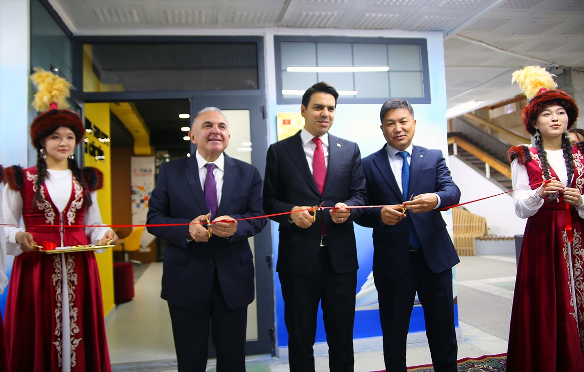 TİKA, Bişkek\'te gençlerin teknoloji ve dijital erişimini güçlendirecek merkezi açtı
