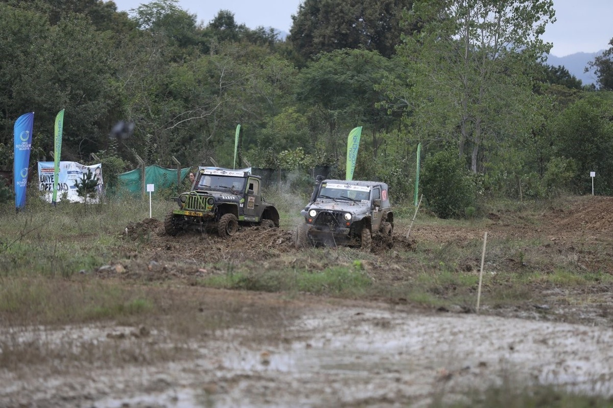 Ünye\'de off-road kupasında Güler adına verilen özel kupa Yaşar ve Köseoğlu\'nun oldu