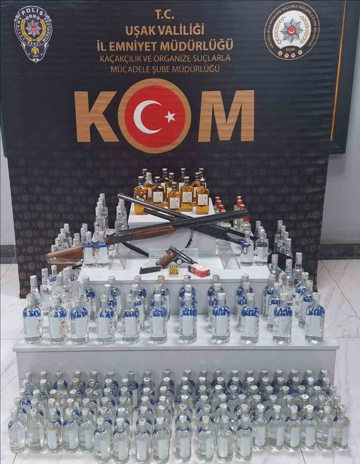 Uşak\'ta kaçak alkol ve sigara operasyonunda 4 kişi hakkında adli işlem başlatıldı