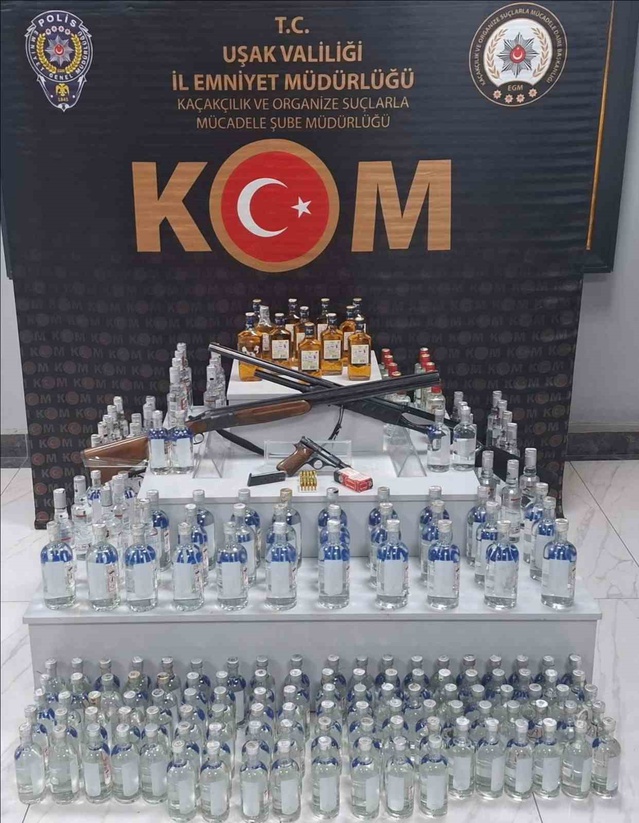 Uşak'ta kaçak alkol ve sigara operasyonunda 4 kişi hakkında adli işlem başlatıldı