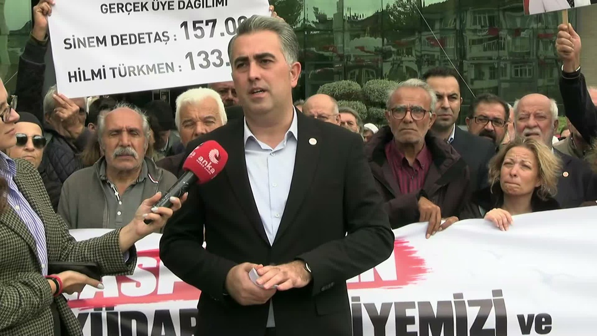 YENİ Parti\'li Cingil, Dedetaş için Üsküdar Belediyesi önünde irade gaspına isyan etti