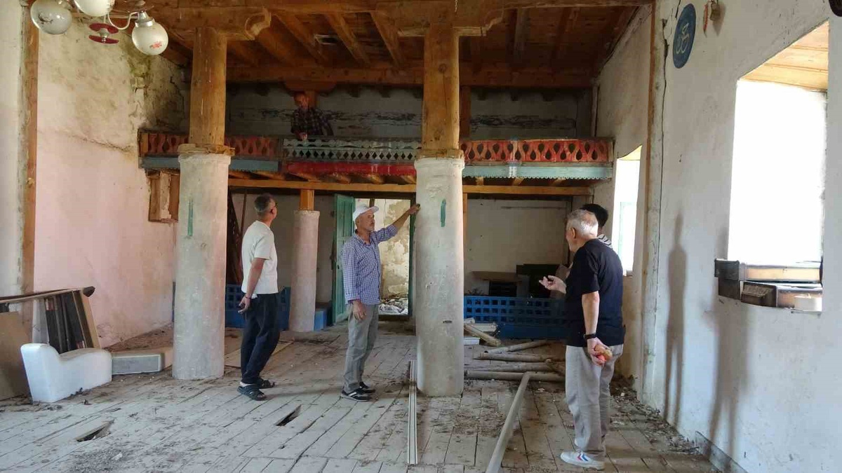 Yozgat Sarıkaya\'daki asırlık cami, tescilli olmasına rağmen onarılmayı bekliyor