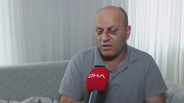 Kızıyla ekmek almaya giderken motosiklet çarptı! Korku dolu anlar kamerada