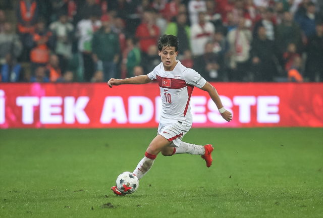 4-1'lik yenilgi sonrası tribünler patladı! Bir tek Arda'yı alkışladılar