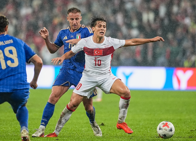 4-1'lik yenilgi sonrası tribünler patladı! Bir tek Arda'yı alkışladılar