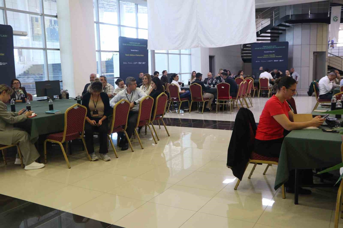 Adana\'da Sıfır Atık Çalıştayı 15 tematik masayla Çukurova Üniversitesi\'nde başladı