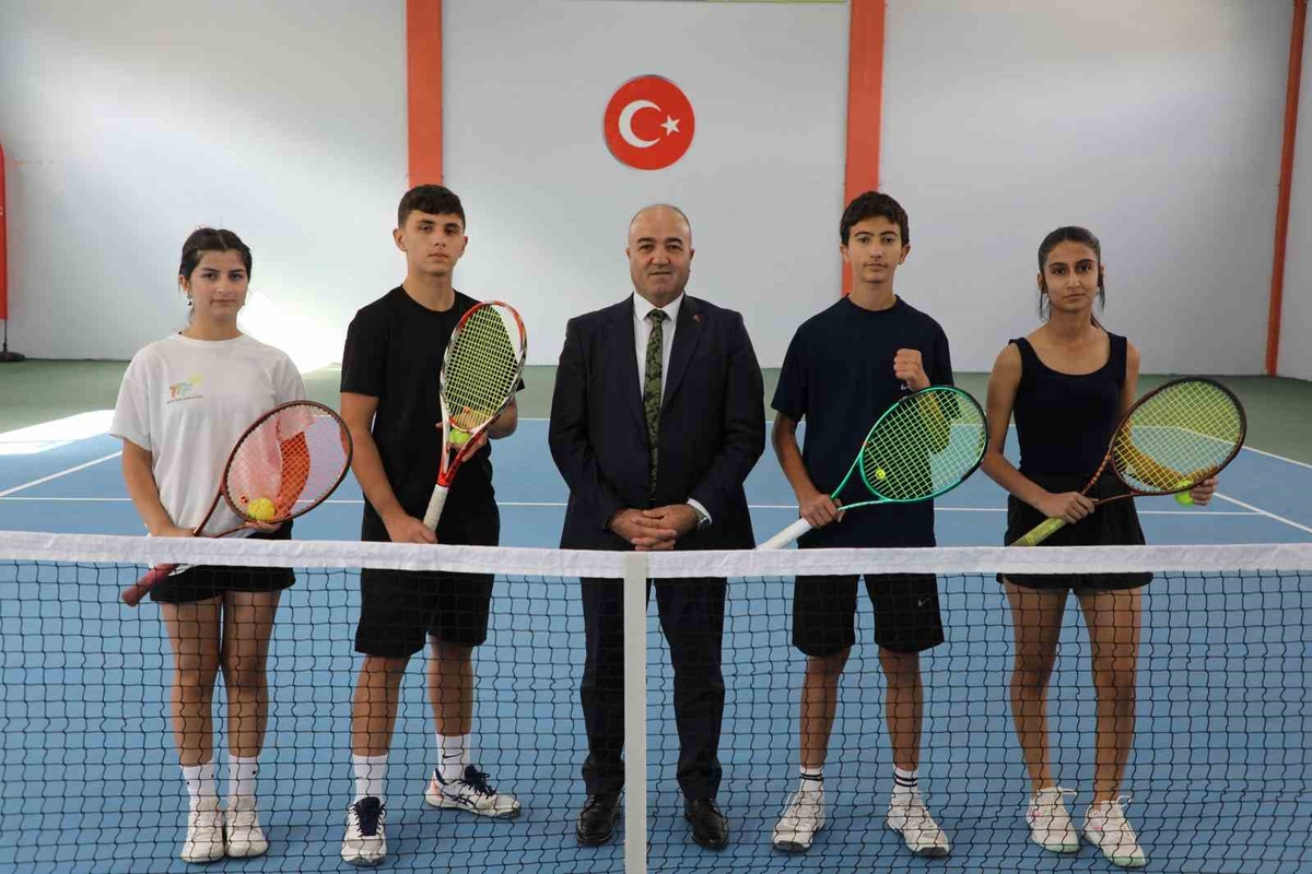 Ağrı\'da Türkiye Tenis Ligi Doğu Anadolu Turnuvası başladı, 66 sporcu mücadele ediyor