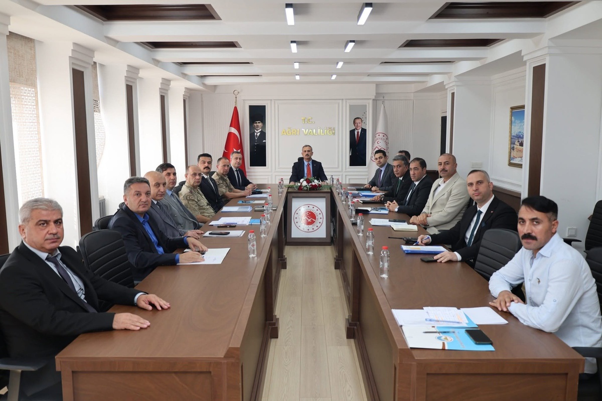 Ağrı\'da eğitim güvenliği kurulu, Vali Önder Bozkurt başkanlığında toplandı