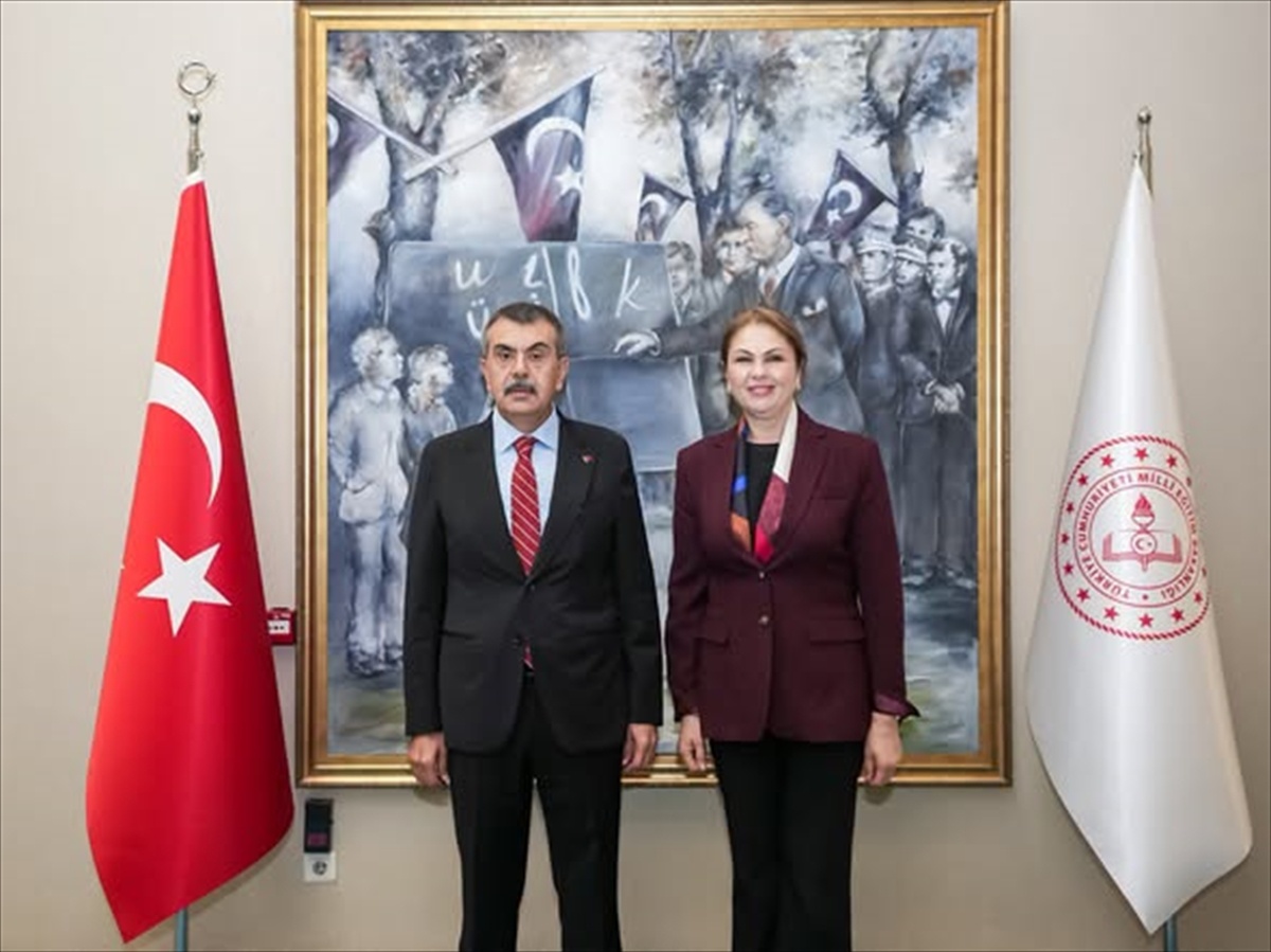 AK Parti Edirne İl Başkanı Belgin İba, Bakan Tekin\'le eğitim taleplerini görüştü