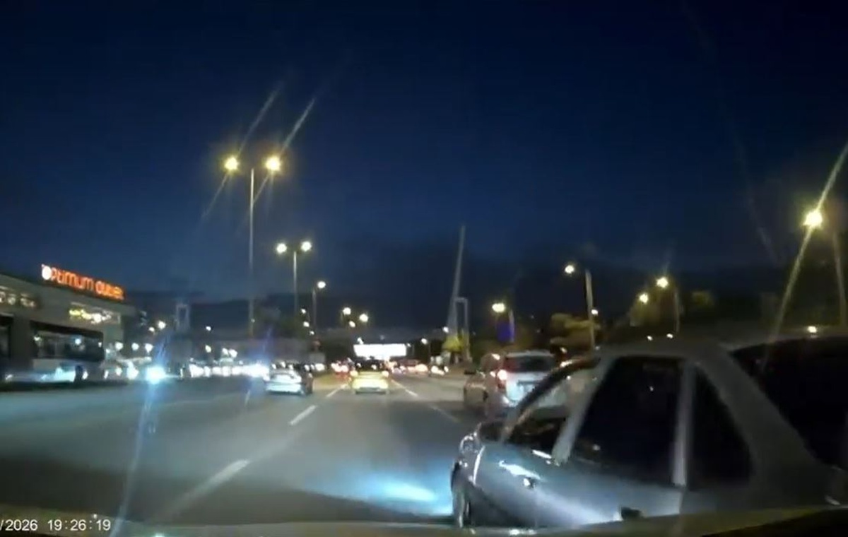 Etimesgut\'ta trafikte makas atıp çarpan ve kaçan sürücü ehliyetsiz çıktı: 176 bin lira ceza